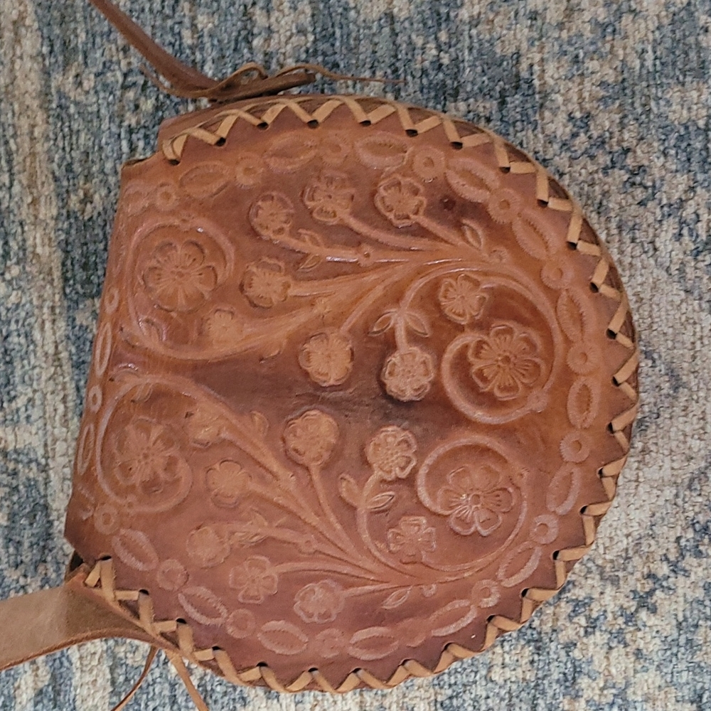 Hand Tooled Vintage Leather Bag - Picture 9 of 16